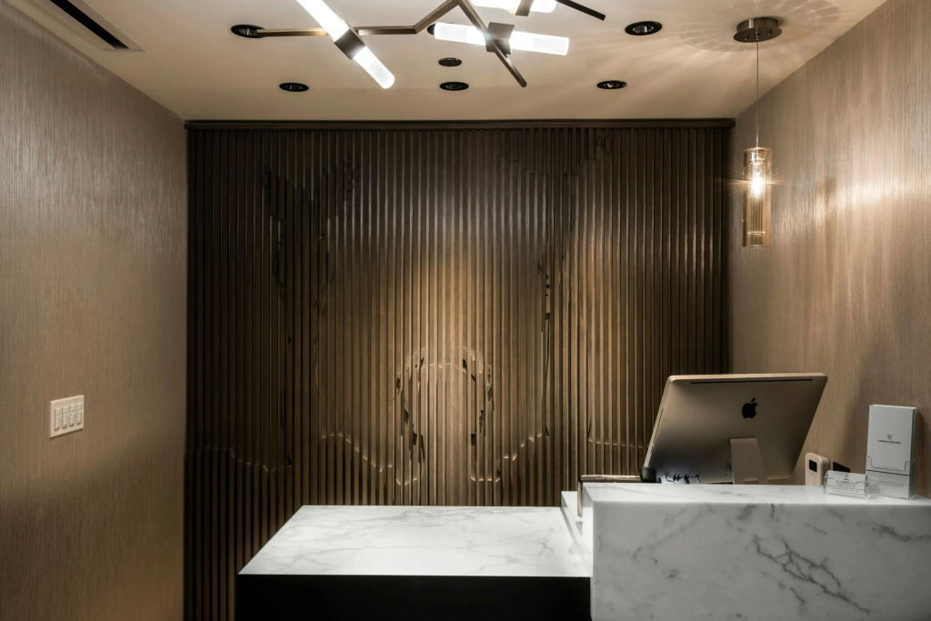 LondonHouse Chicago, Curio Collection by Hilton