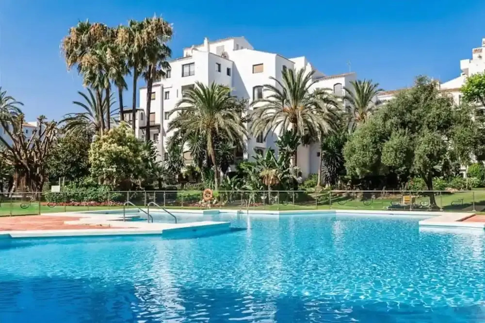 Beautiful 2 Bedrooms Apartment In Puerto Banus