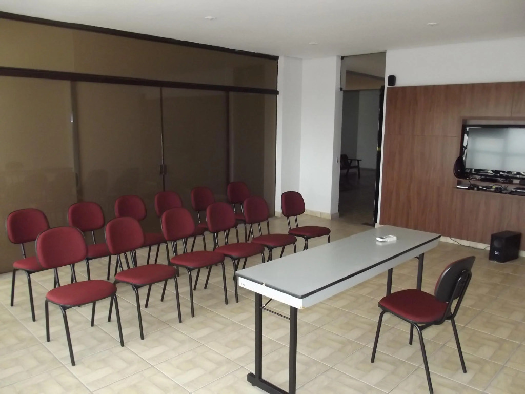 LHirondelle Flat Service