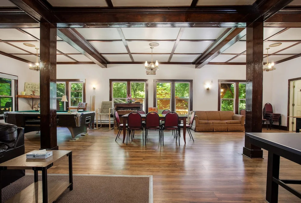 Birchcliff Resort