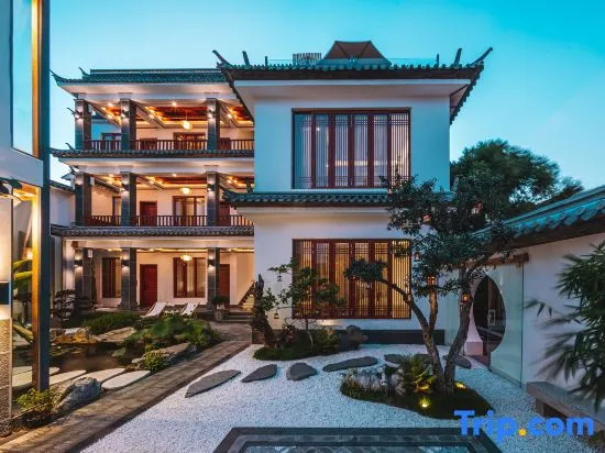 Shenglan View Sea Light Luxury Courtyard in Dali