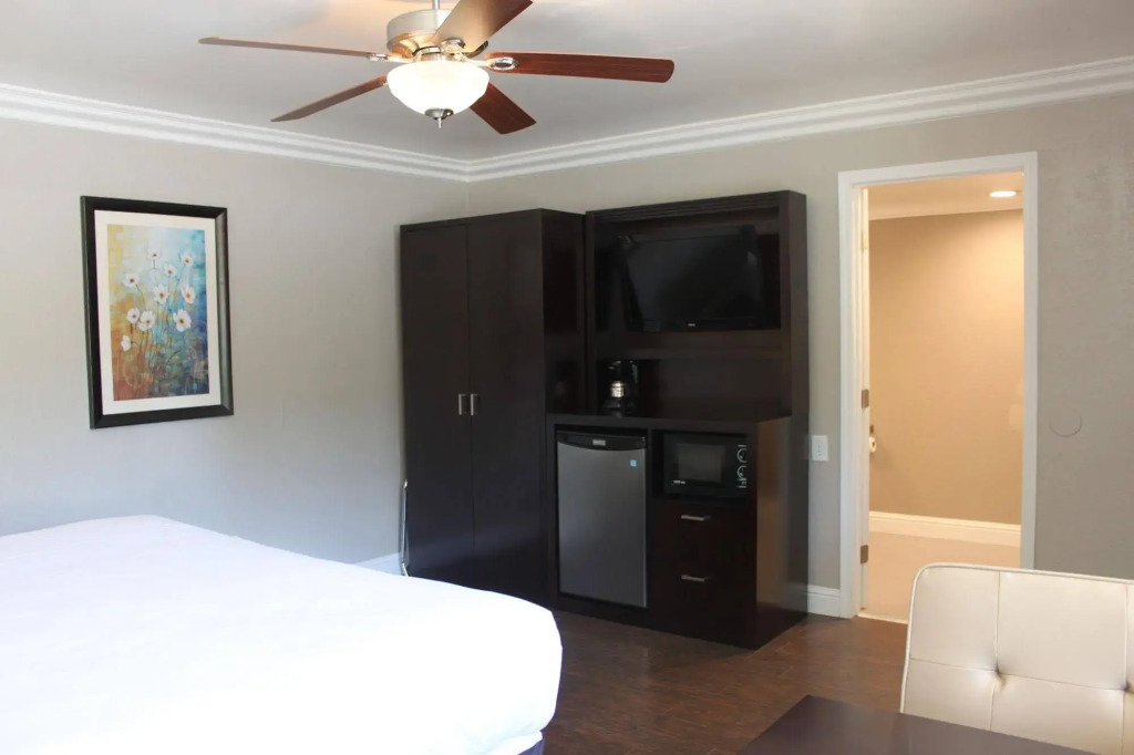 Inn at Highway 1