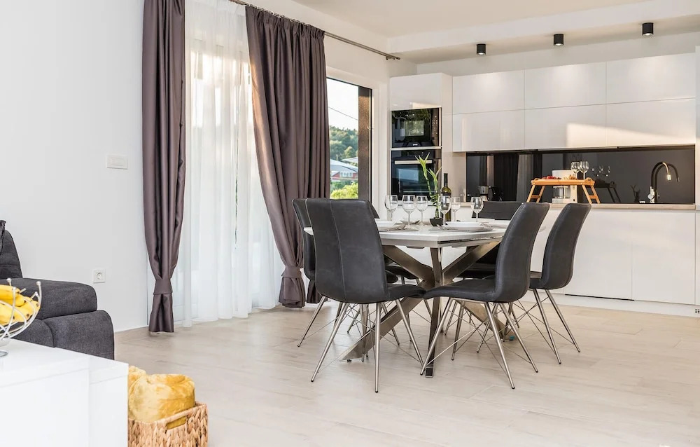 Amazing Home In Zdrelac