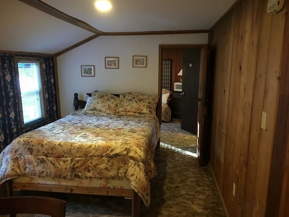 Gateway Inn & Cabins