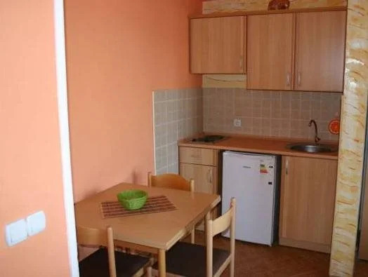 Alvanita Apartments