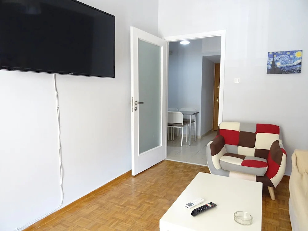 Nice flat near metro Syngrou Fix