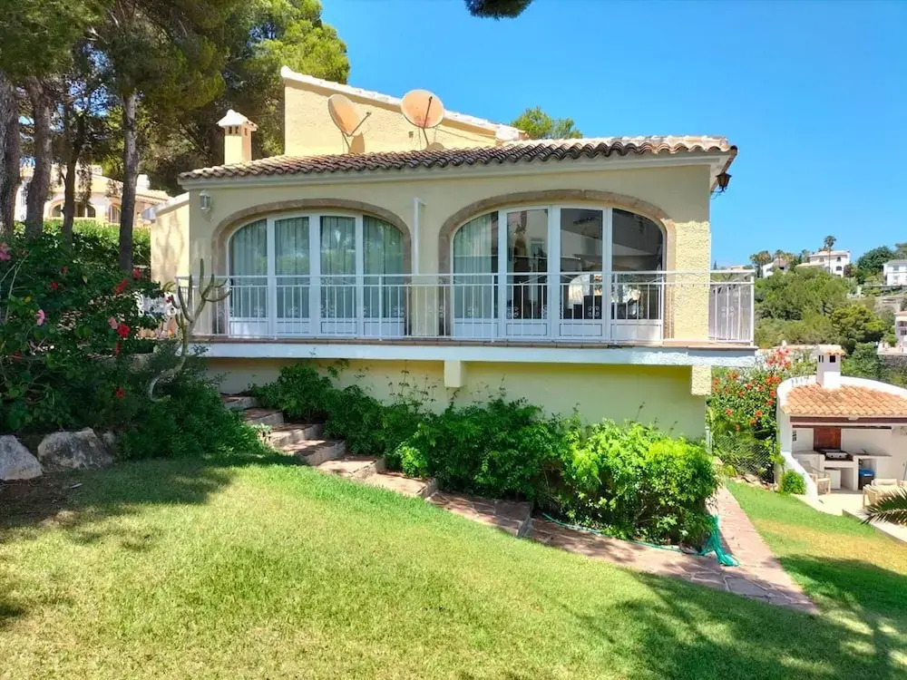 Maria 10 in J vea With 5 Bedrooms and 3 Bathrooms