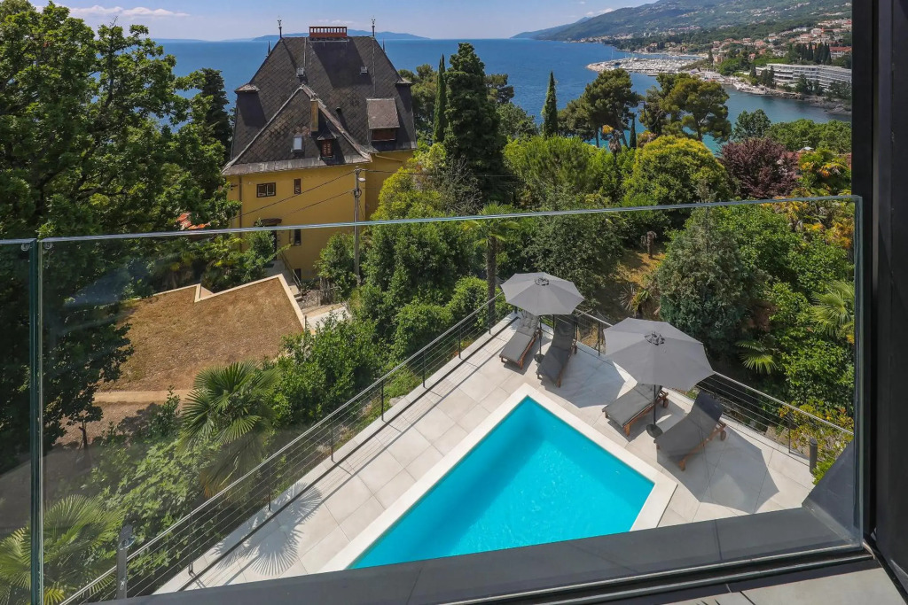 Luxury twin apartments Opatija