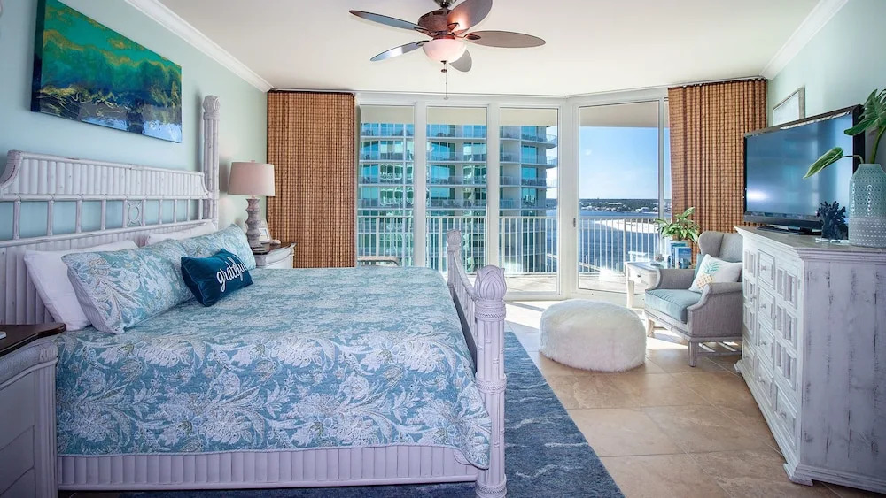 Two-bedroom With Breathtaking Views - Unit Crd1001