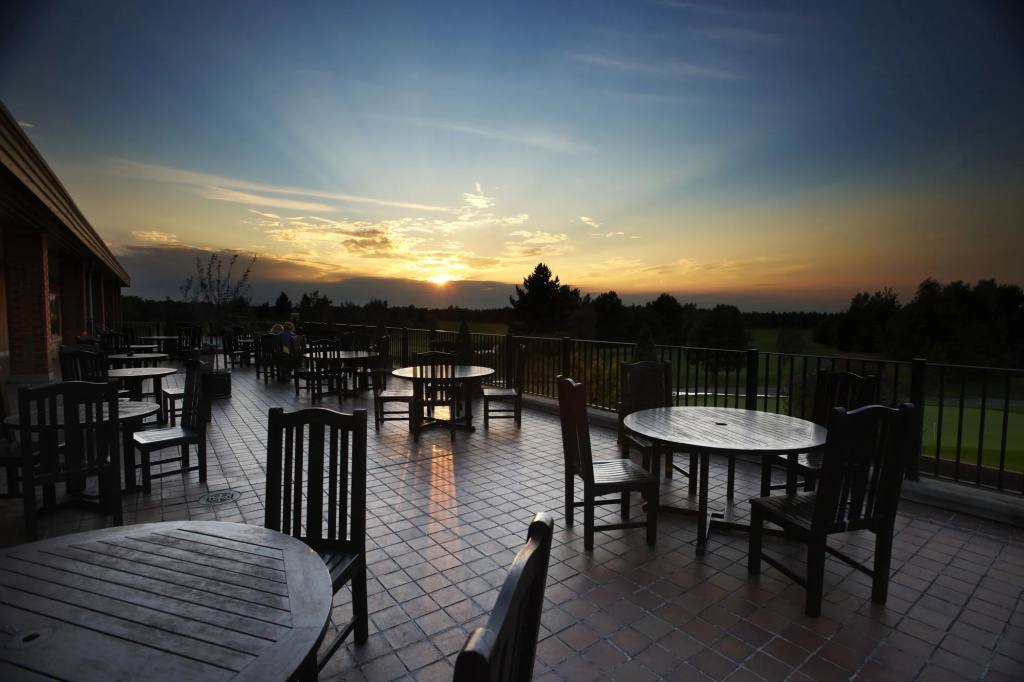The Essex Golf & Country Club Hotel