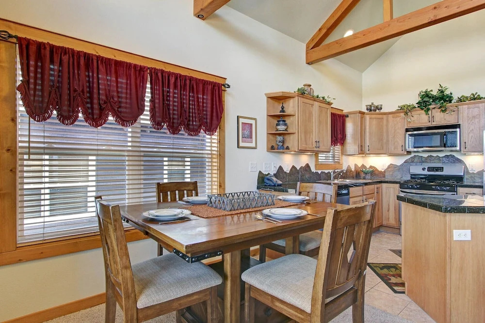 Mount Enentah 37 2 Bedroom Condo by RedAwning