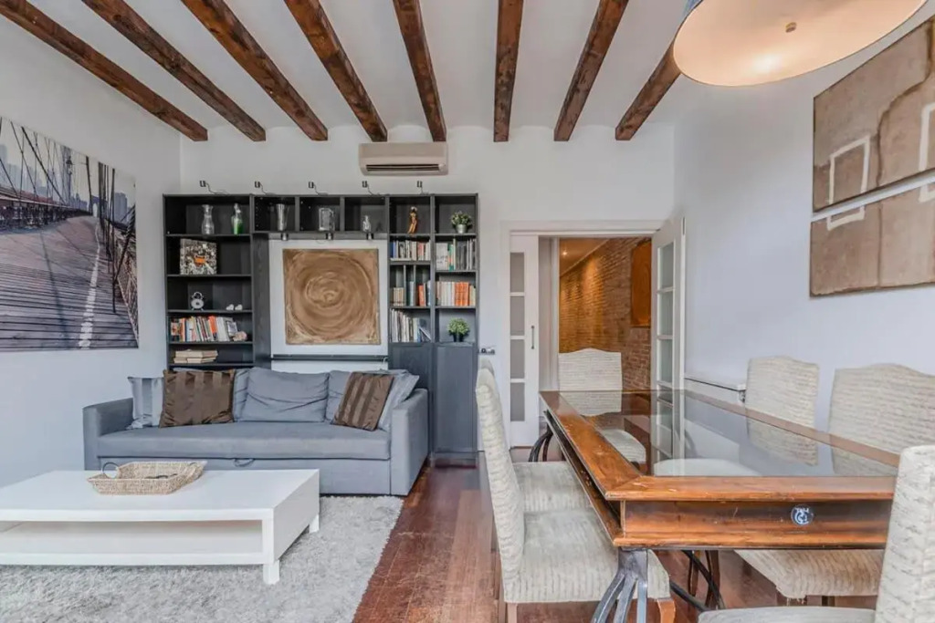 Modern and bright 3BD apartment by Gran Via - Plaza España