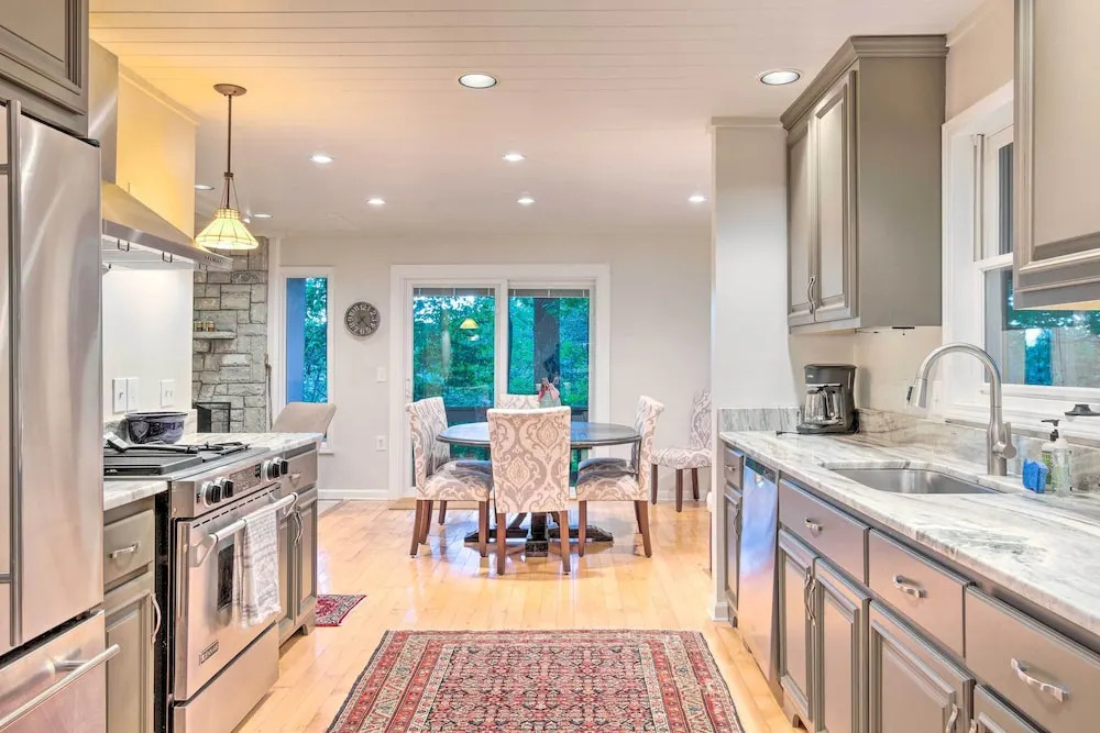 Highlands Home w/ Fireplace, Views, & Trails!