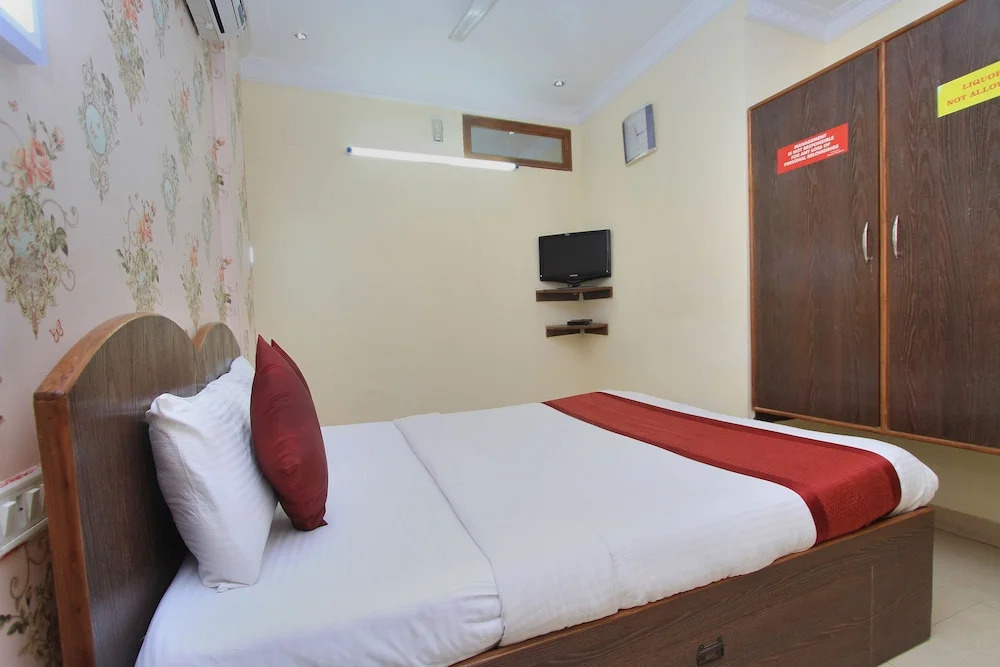 OYO 7728 Hotel Nayaab Comforts