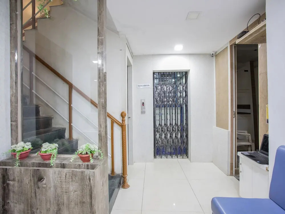 OYO 9903 Hotel Care Residency