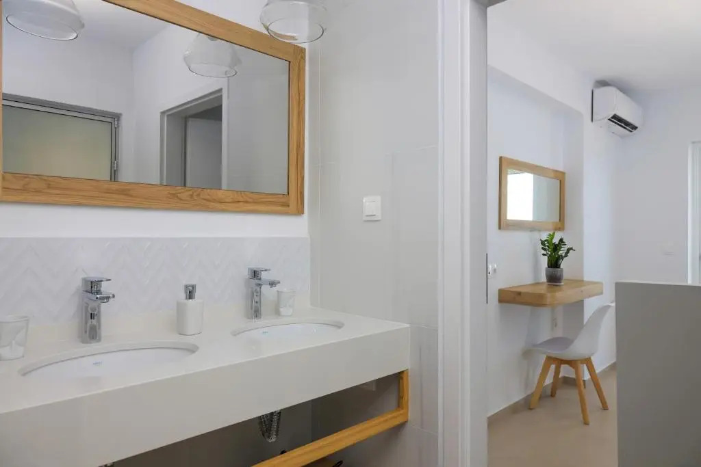 Sea Breeze Hotel