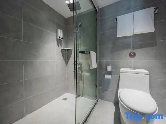 Homeinn · neo (Shanghai Hongmei Road Laowai Street)