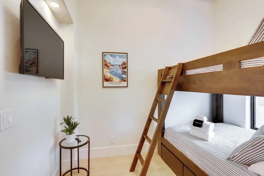 4 Mi to Dtwn: Luxe Gem w/ Pool in Lake Havasu City
