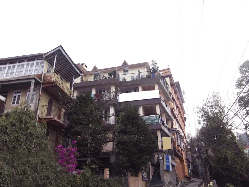OYO 3303 Hotel Broadway Annexe