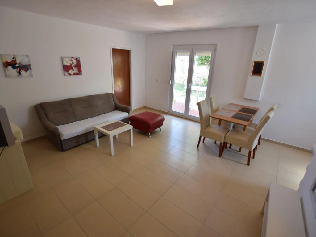 Spacious apartment with terrace,200 m distant from the beach !