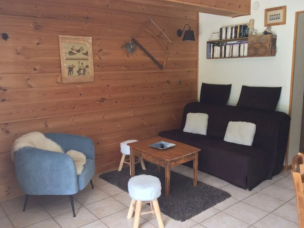 Cozy Chalet in Grand-Bornand with Garden Furniture