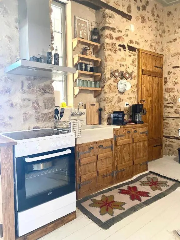 Traditional Stone House in Chandrinos