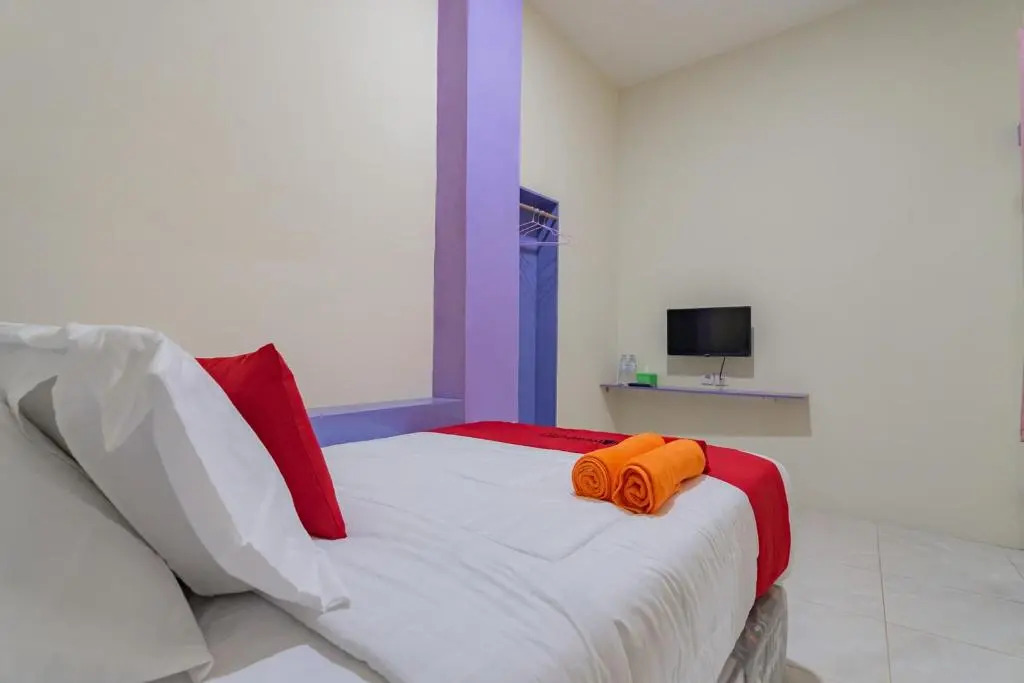 RedDoorz near Trans Studio Bandung 3