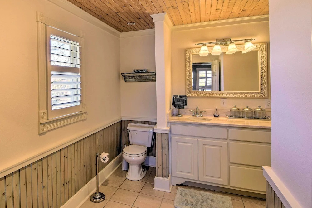 Serving Southern Charm at This Clarkesville House!