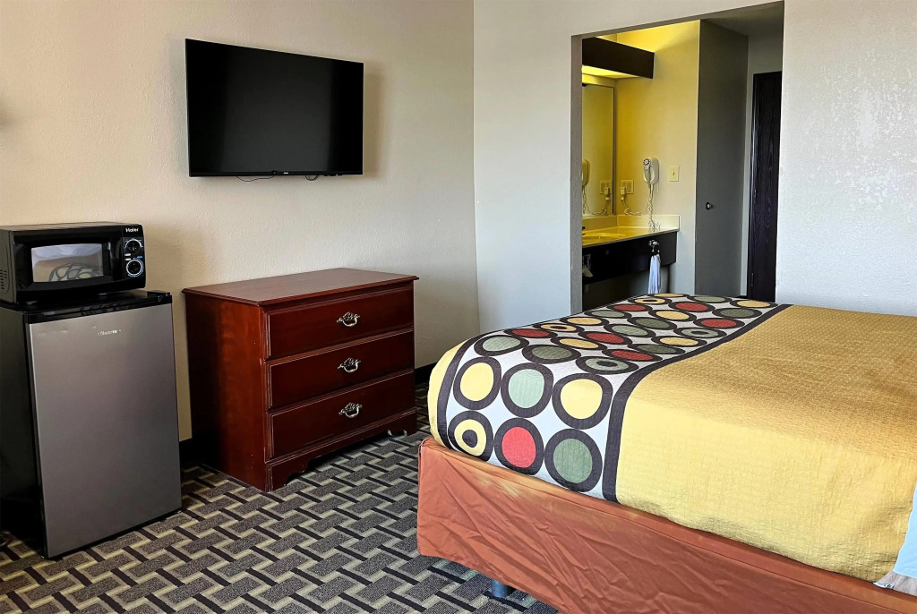 Super 8 by Wyndham Madison IN
