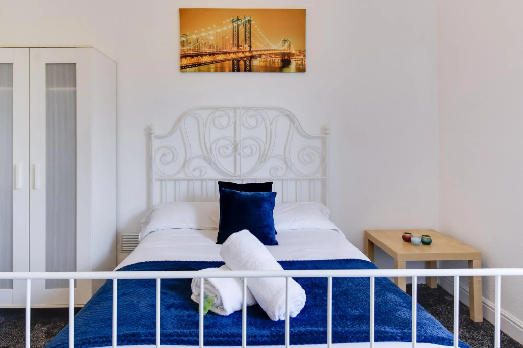 Stayzo House Accommodation- Coventry Free Parking