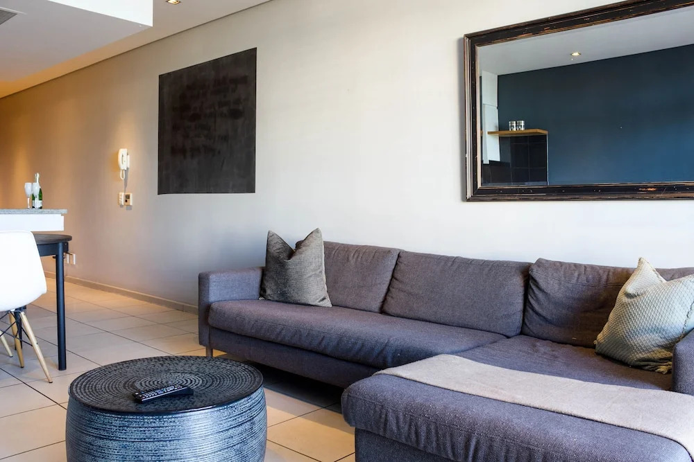 De Waterkant Studio Apartment - Fully Furnished and Equipped