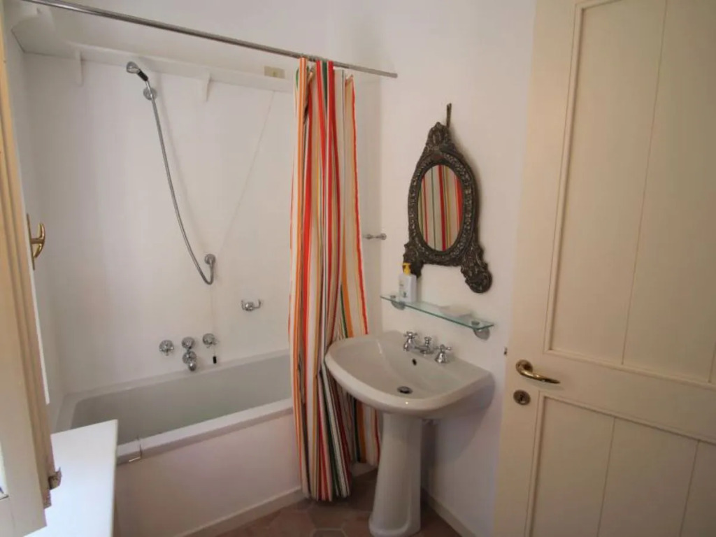 House Amalia Chiavari