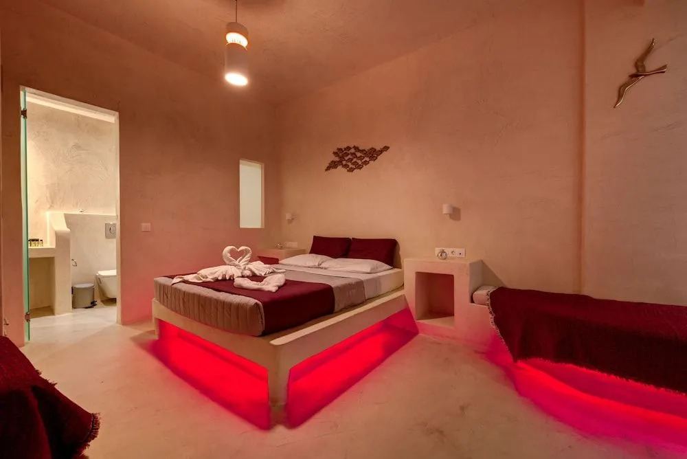 The Muse Of Santorini - Jacuzzi Suites