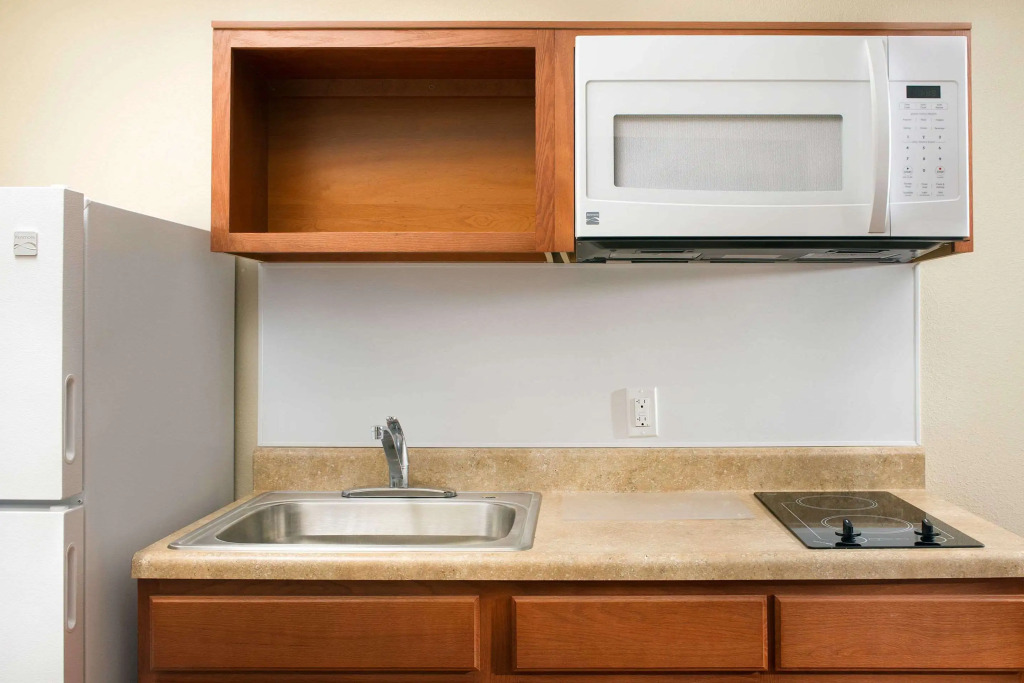 WoodSpring Suites Chicago Romeoville