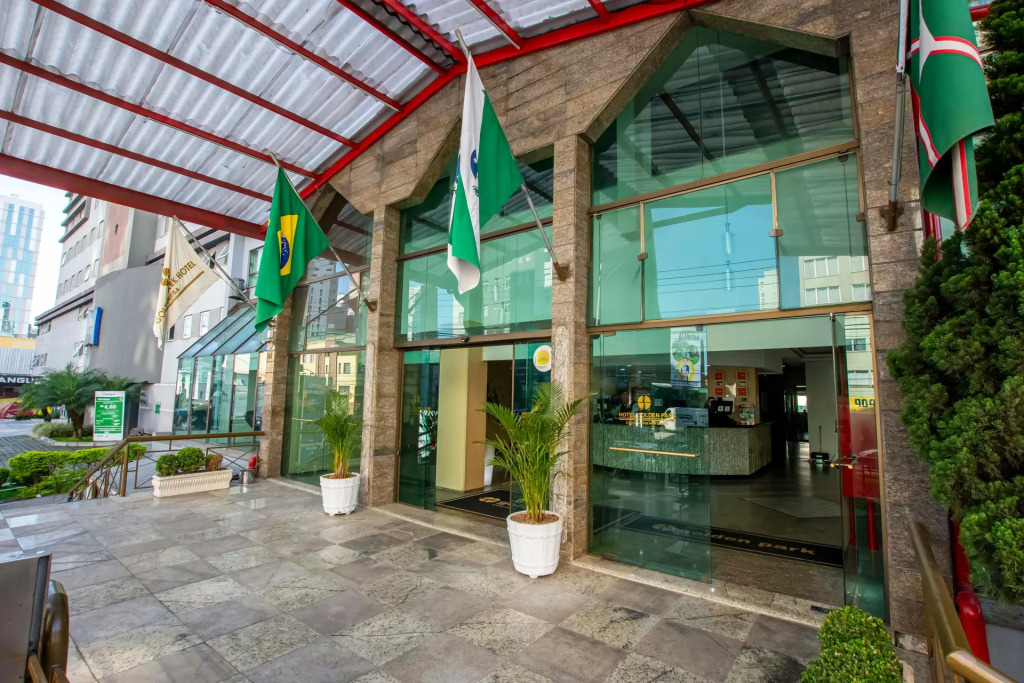 Hotel Golden Park Curitiba By Nacional Inn