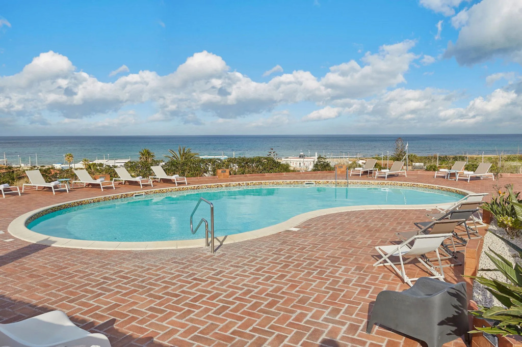 Riva Sea Apartments