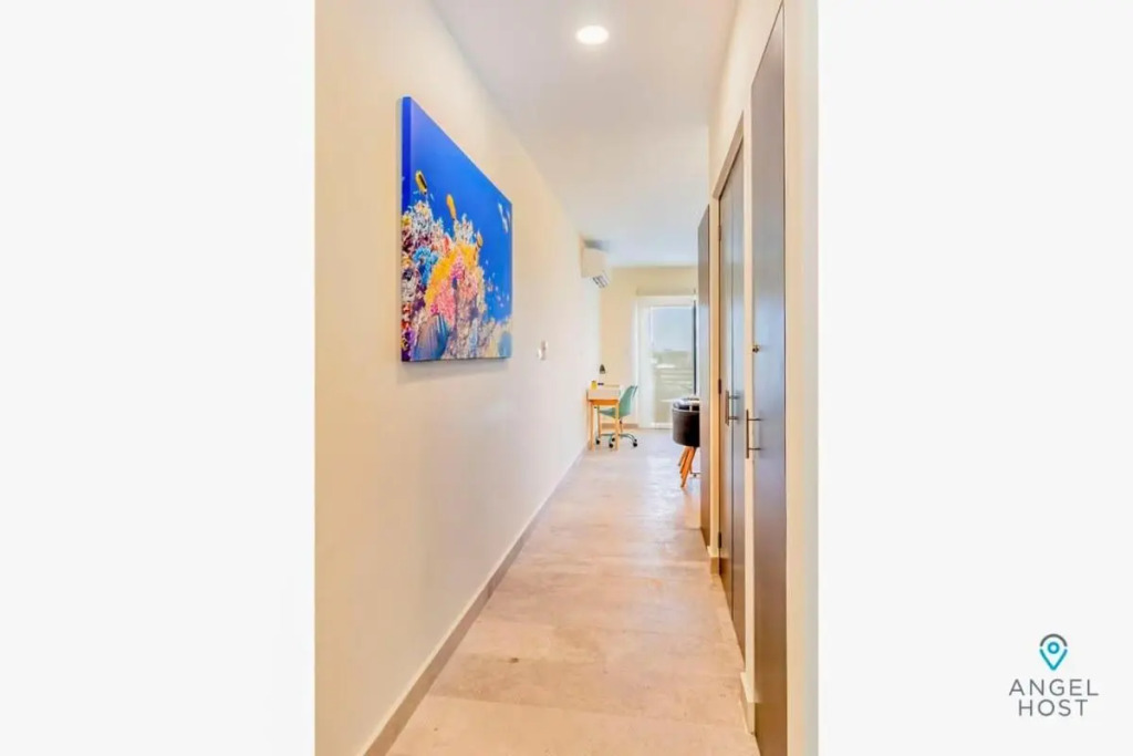 Veranto Condo Near 5Th Ave W Pool Access