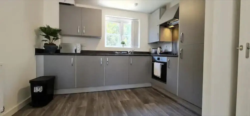 1br-sleeps3-parking-nearcitycentre-shoppingcentre