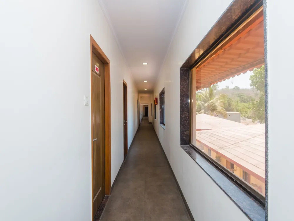 OYO 13308 Nest Inn