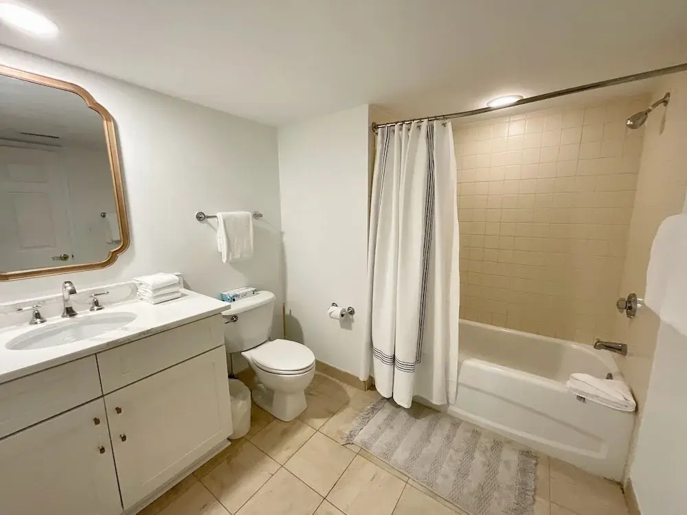 1703 Brighton, Newly Remodeled Condo With Full Access! 3 Bedroom Condo