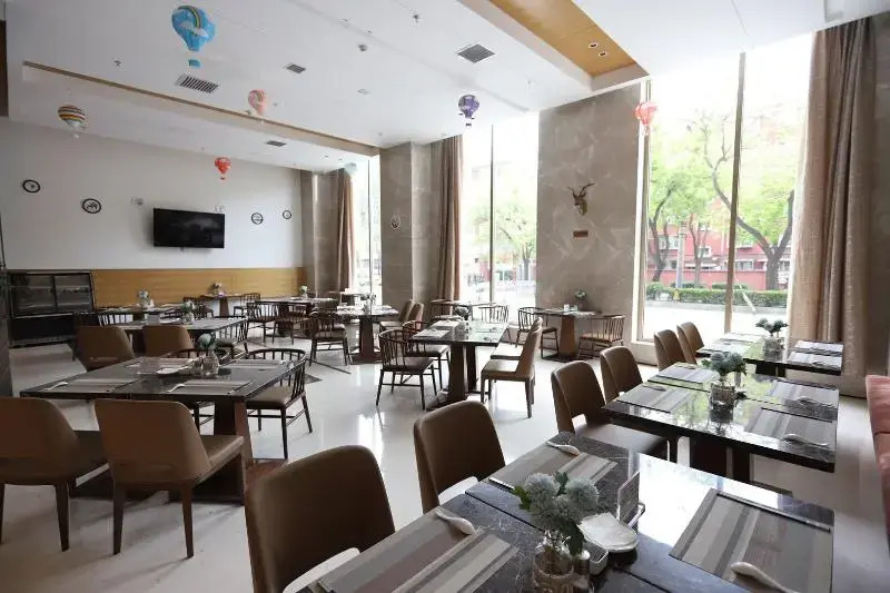 Отель Juny Oriental