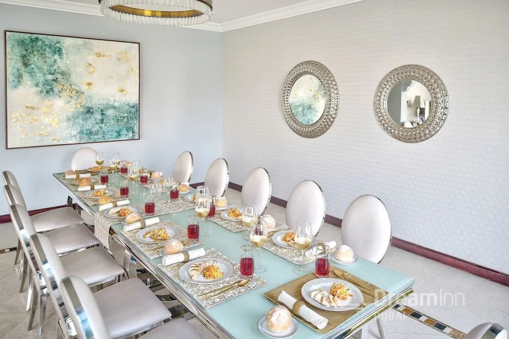 Dream Inn Dubai-Luxury Palm Beach Villa