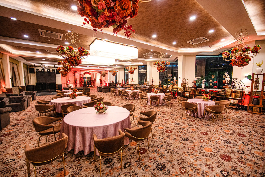 Fabhotel Prime Luxera