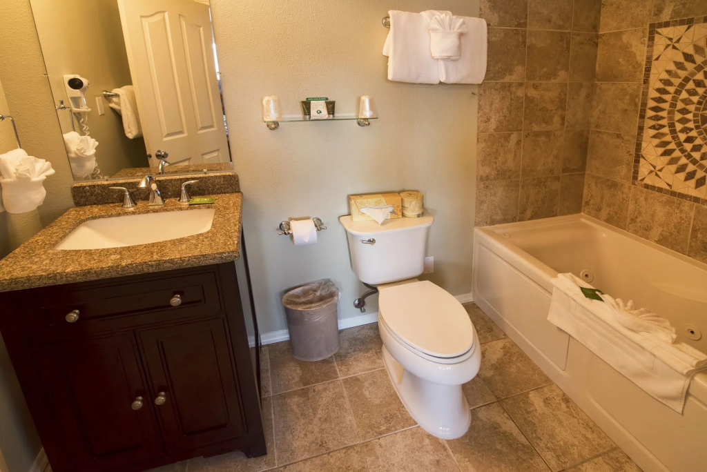 Inn at the Prom Oceanfront