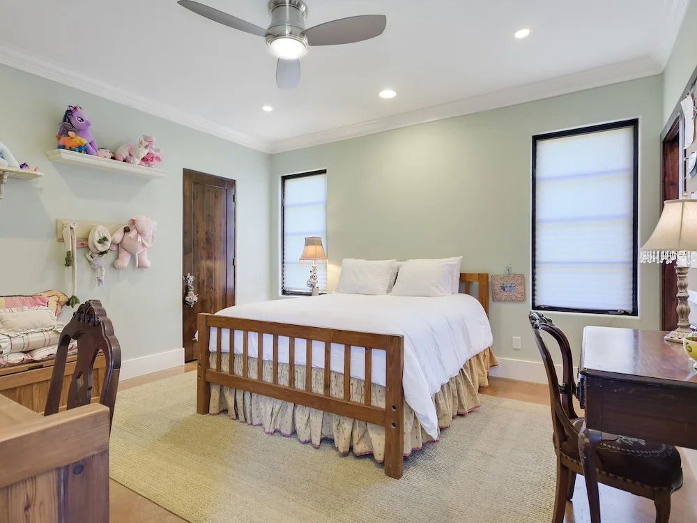 Sterns Estate #149387 4 Bedrooms 5 Bathrooms Estate