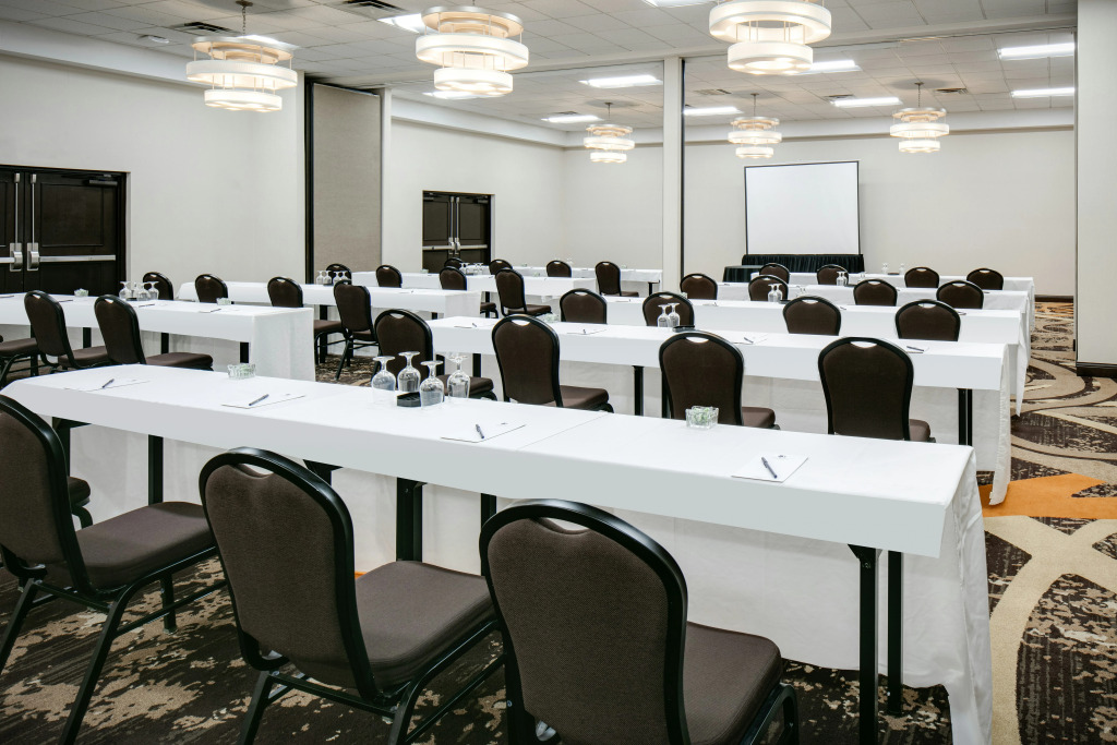 DoubleTree by Hilton Dallas Market Center