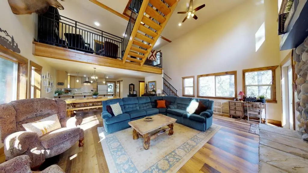 Huge Lil' Cascade, Family Lodge, 4 floors, with Loft and Game Room