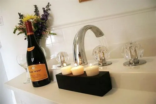 Five Gables Inn And Spa