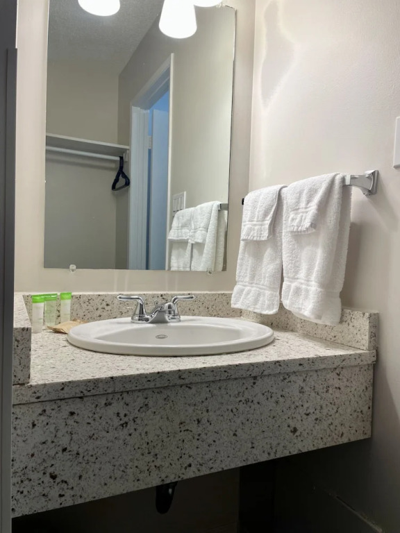 Anavada Inn & Suites - Grande Prairie
