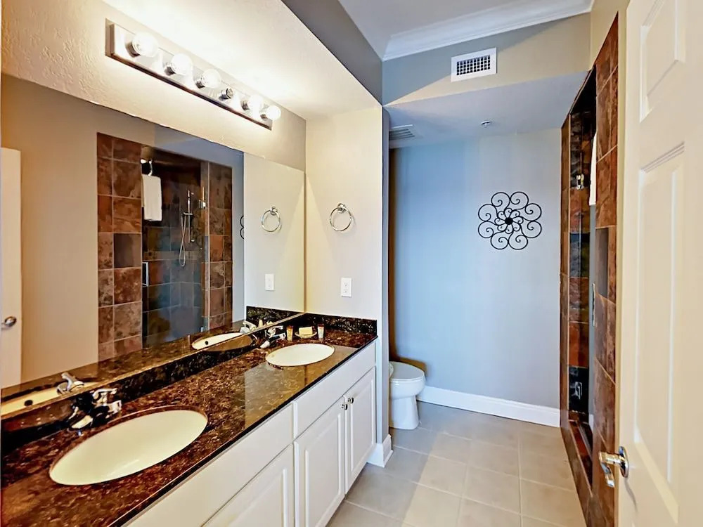 1010 West Beach Condo - 2 Br condo by RedAwning